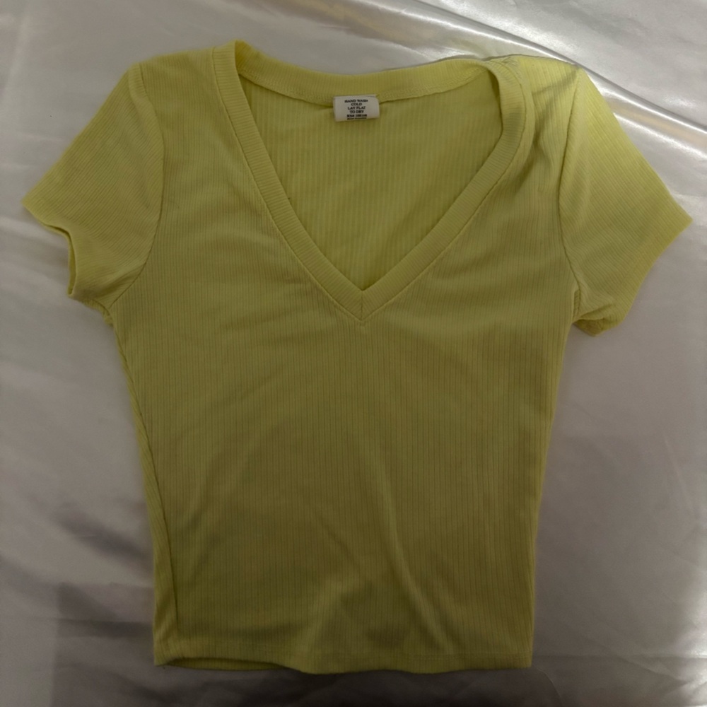 Tilly's Light Yellow V-Neck Ribbed Tee